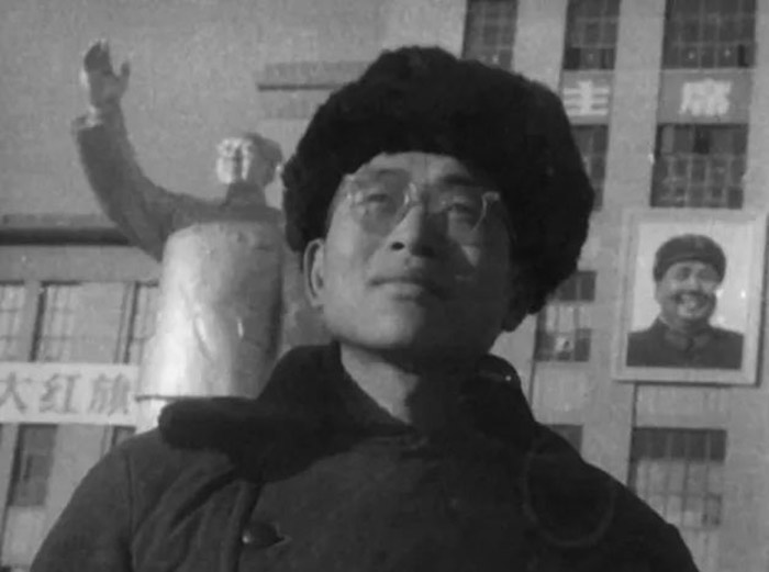 1966年，司徒兆光從蘇聯(lián)歸國(guó)，為北京工業(yè)學(xué)院創(chuàng)作毛主席雕像.jpg