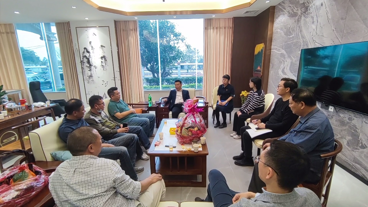 4聯(lián)合龍勝商會與轄區(qū)腳輪、汽配代表企業(yè)開展行業(yè)座談會，交流行業(yè)發(fā)展趨勢和產(chǎn)業(yè)發(fā)展升級思路.jpg
