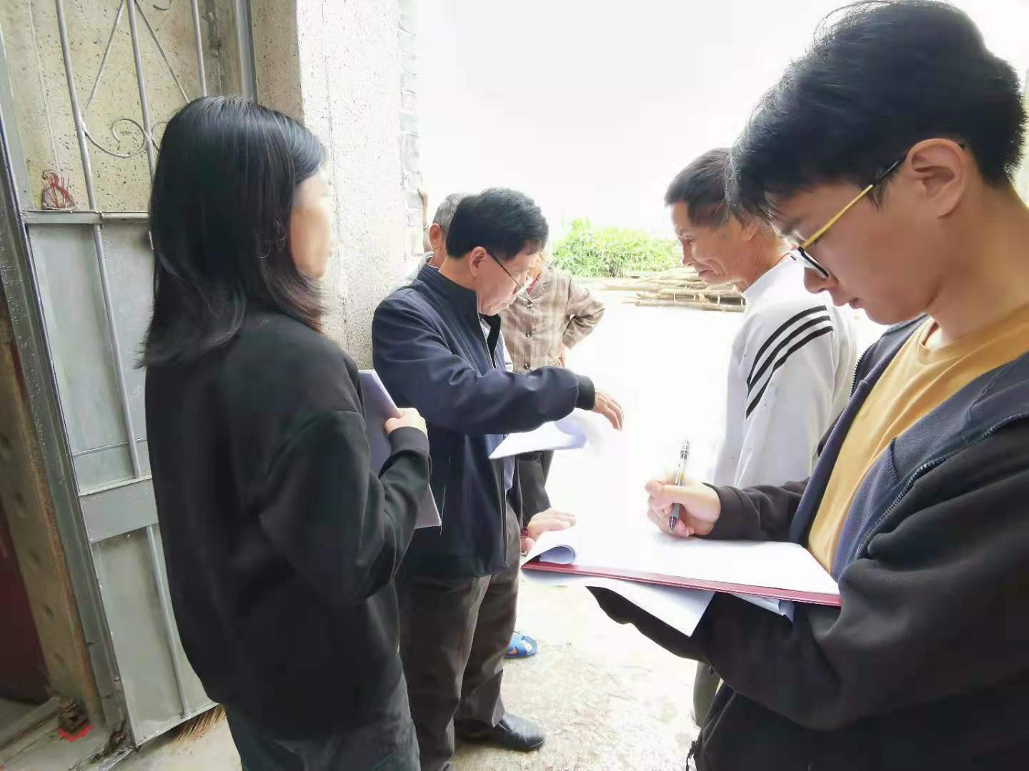 入戶(hù)聽(tīng)民聲、集民意.jpg