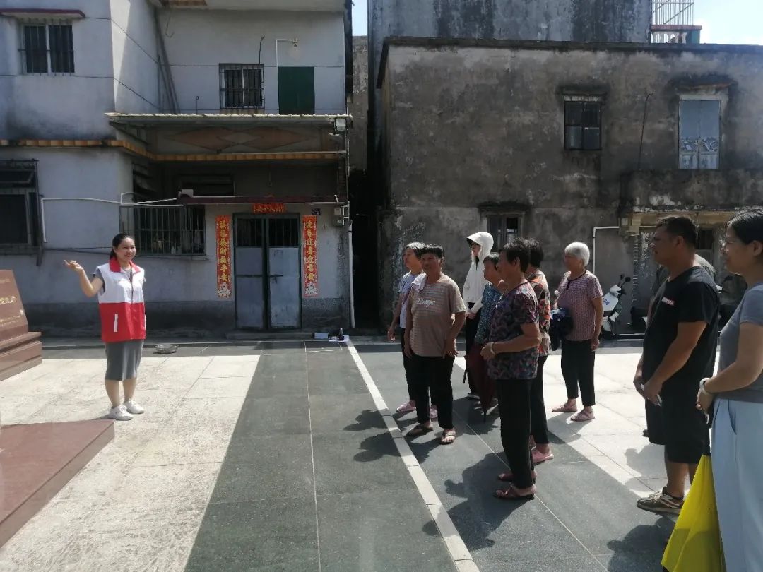 學(xué)習(xí)傳承紅色基因——2025年赤坎鎮(zhèn)走進(jìn)愛(ài)國(guó)主義教育基地，開(kāi)展踐行社會(huì)主義核心價(jià)值觀活動(dòng)